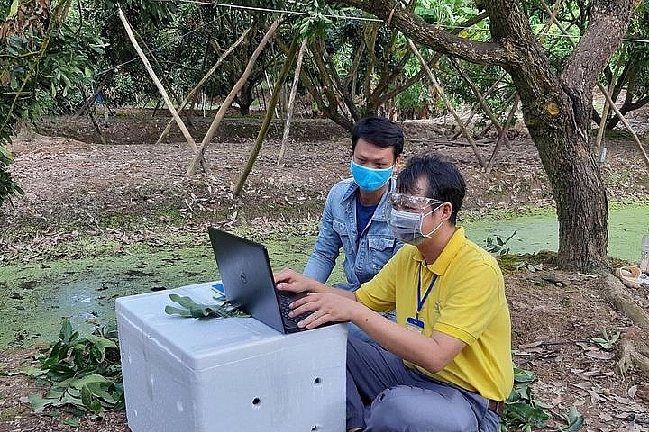 Đưa hoạt động của người dân và doanh nghiệp lên môi trường số