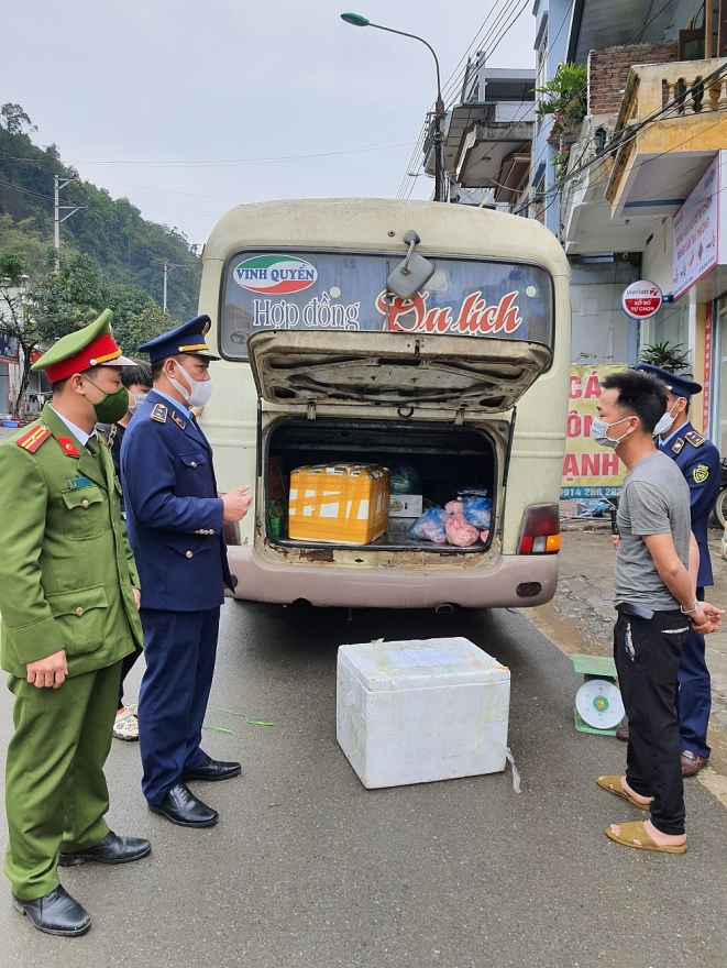 QLTT Hà Giang bắt giữ lô pháo lậu sau Tết Nguyên đán QLTT Hà Giang bắt giữ lô pháo lậu sau Tết Nguyên đán