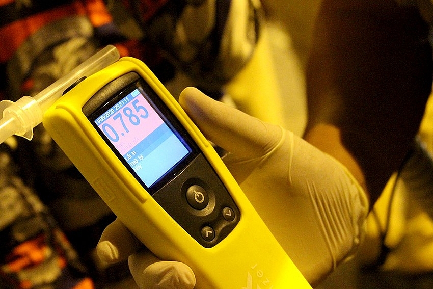 Siết chặt quản lý hoạt động kinh doanh thiết bị đo nồng độ cồn