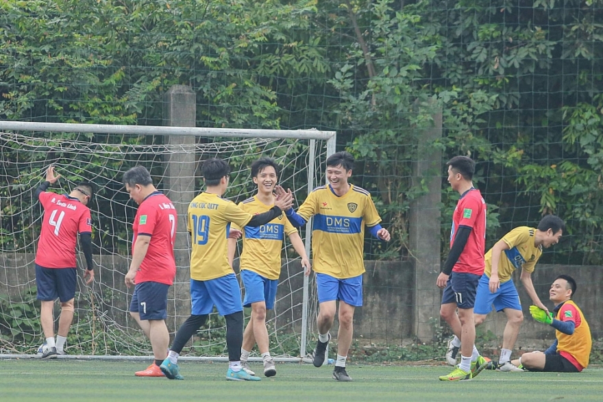 Đội bóng Cơ quan Tổng cục tạm dẫn đầu trong bảng xếp hạng Giải bóng đá nam Bộ Công Thương