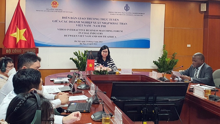 Đẩy mạnh nhập khẩu than từ Nam Phi, đảm bảo nguồn cung cho sản xuất
