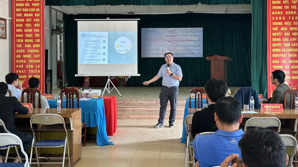 Đồng hành, hỗ trợ doanh nghiệp, hợp tác xã Sơn La phát triển thương mại điện tử