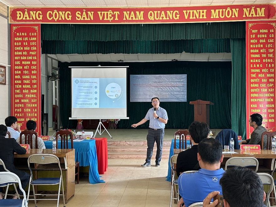 Đồng hành, hỗ trợ doanh nghiệp, hợp tác xã Sơn La phát triển thương mại điện tử