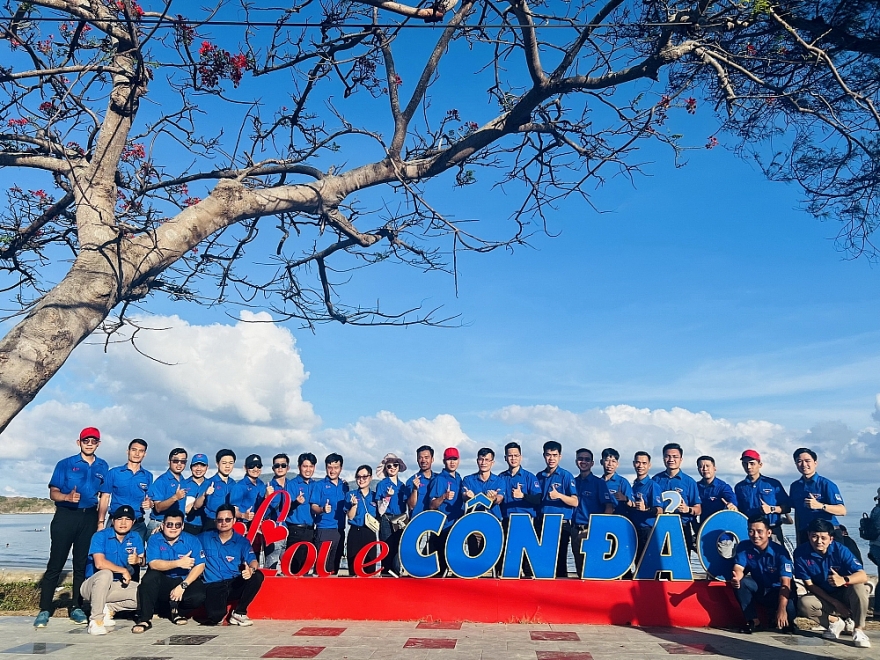 Đoàn Thanh niên PV Gas với Chương trình “Nghĩa tình biên giới hải đảo”