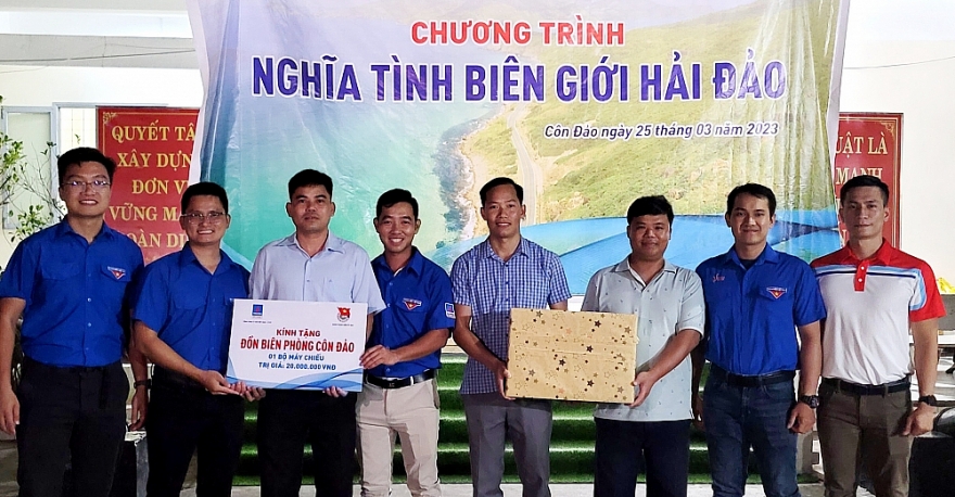 Đoàn Thanh niên PV Gas với Chương trình “Nghĩa tình biên giới hải đảo”