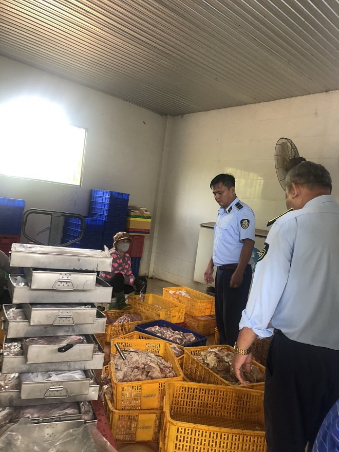 QLTT các tỉnh thành liên tiếp xử lý nhiều vụ việc liên quan đến an toàn thực phẩm QLTT các tỉnh thành liên tiếp xử lý nhiều vụ việc liên quan đến an toàn thực phẩm