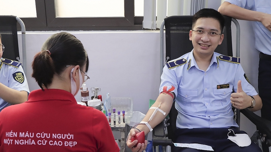 Lực lượng QLTT góp thêm .... máu vào quỹ máu quốc gia