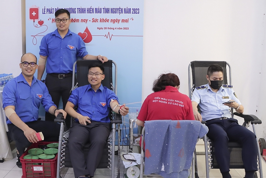 Lực lượng QLTT góp thêm 41.300ml máu vào quỹ máu quốc gia