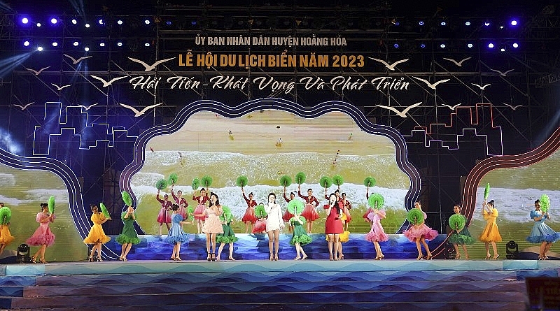 Biển Hải Tiến - thiên đường du lịch mới của xứ Thanh