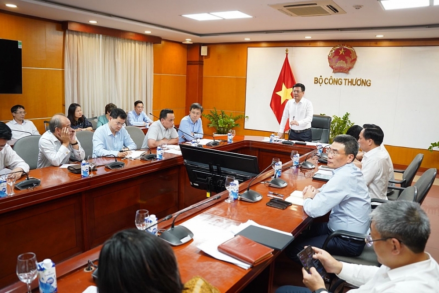 Đảm bảo đủ nguồn cung xăng dầu cho thị trường trong mọi tình huống