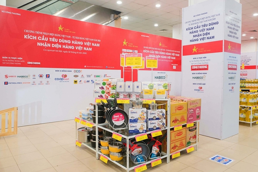 Doanh nghiệp vừa sản xuất vừa 