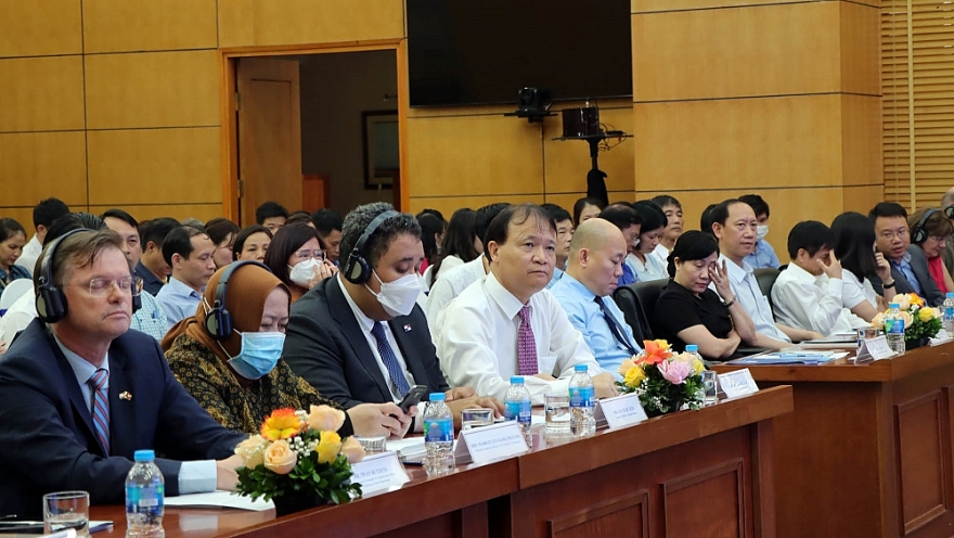 Tiêu thụ hàng hóa trong và ngoài nước: Liên kết để cùng có lợi