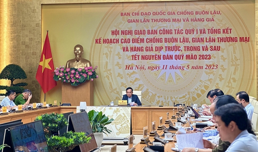 Phó Thủ tướng Trần Lưu Quang: Không bảo kê, bao che, tiếp tay cho các đối tượng buôn lậu Phó Thủ tướng Trần Lưu Quang: Không bảo kê, bao che, tiếp tay cho các đối tượng buôn lậu