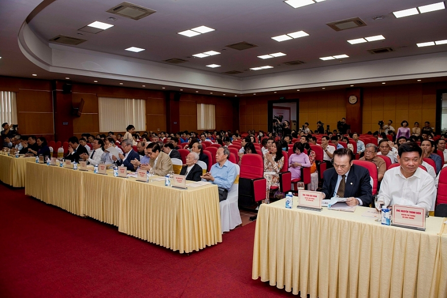 Bộ Công Thương ra mắt sách lịch sử ngành dày gần 1.000 trang