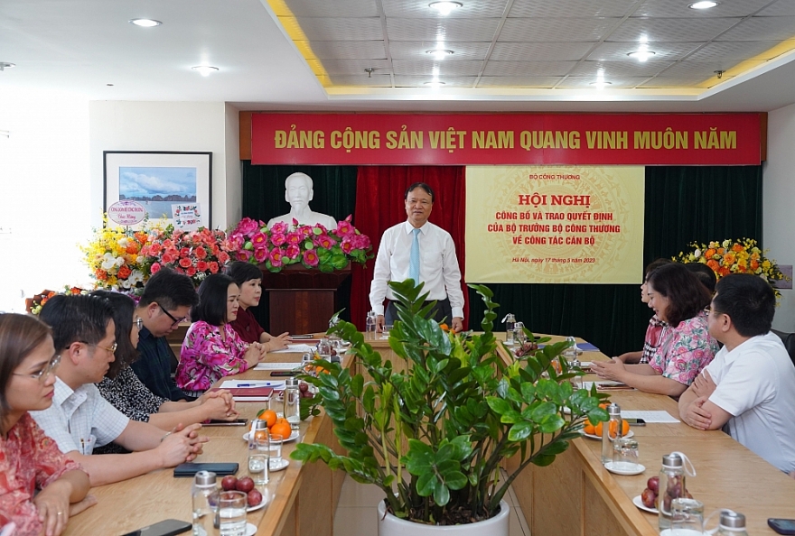 Trao Quyết định bổ nhiệm Giám đốc Nhà xuất bản Công Thương