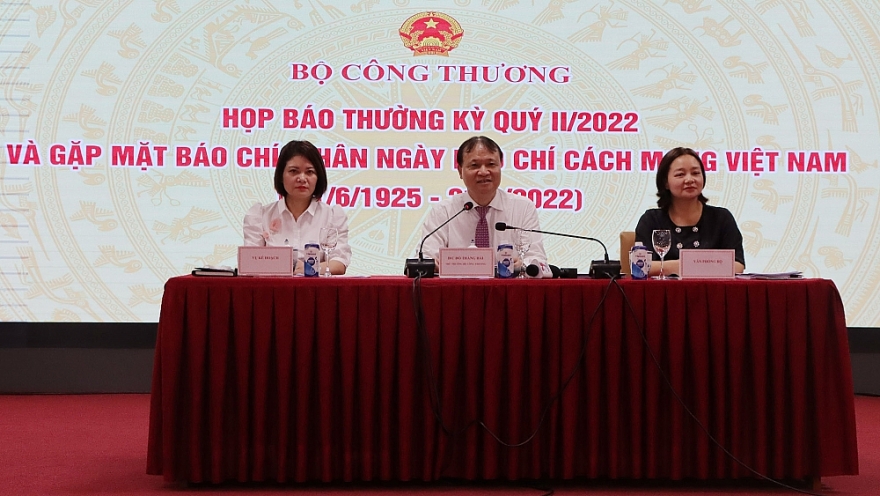 Bộ Công Thương họp báo thường kỳ Quý II và gặp mặt các cơ quan báo chí nhân ngày 21/6