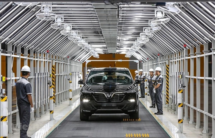 Nhất trí giảm 50% phí trước bạ với ô tô sản xuất trong nước