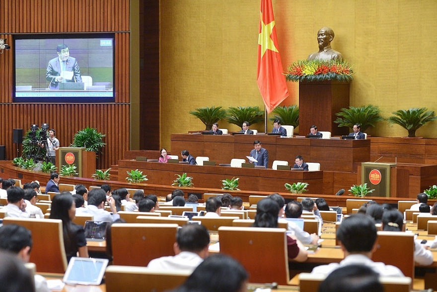 Bộ trưởng Nguyễn Hồng Diên thông tin về phát triển năng lượng tái tạo trước Quốc hội