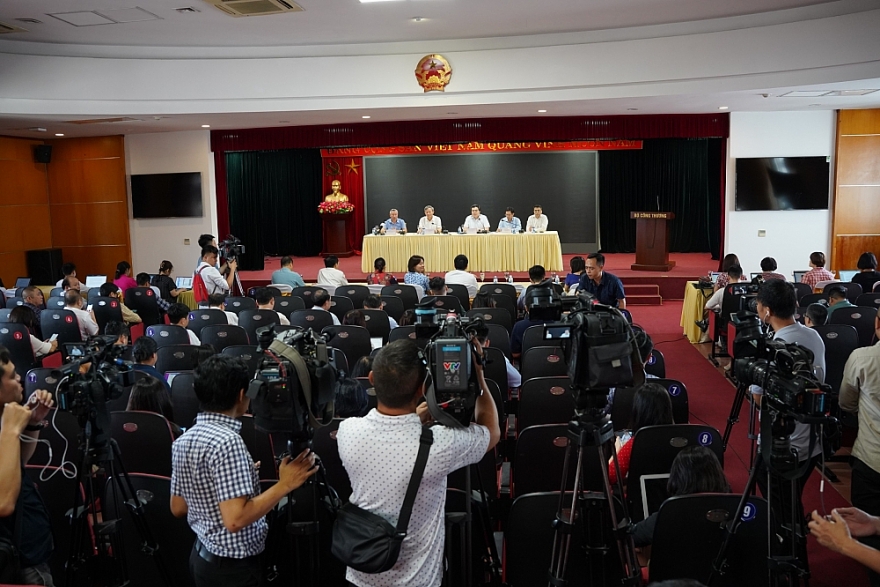 Bộ Công Thương thông tin về tình hình cung ứng điện trong cao điểm nắng nóng