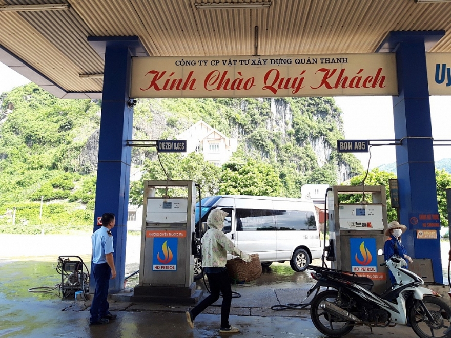 Quản lý thị trường các tỉnh, thành phố xử phạt nhiều cửa hàng xăng dầu vi phạm Quản lý thị trường các tỉnh, thành phố xử phạt nhiều cửa hàng xăng dầu vi phạm