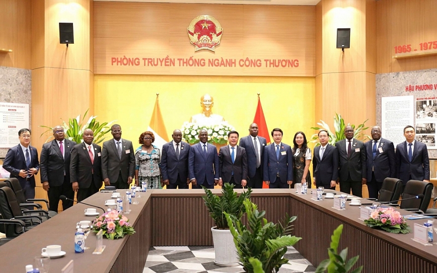 Kỳ vọng Bờ Biển Ngà là cầu nối để đưa hàng Việt Nam đến Tây Phi