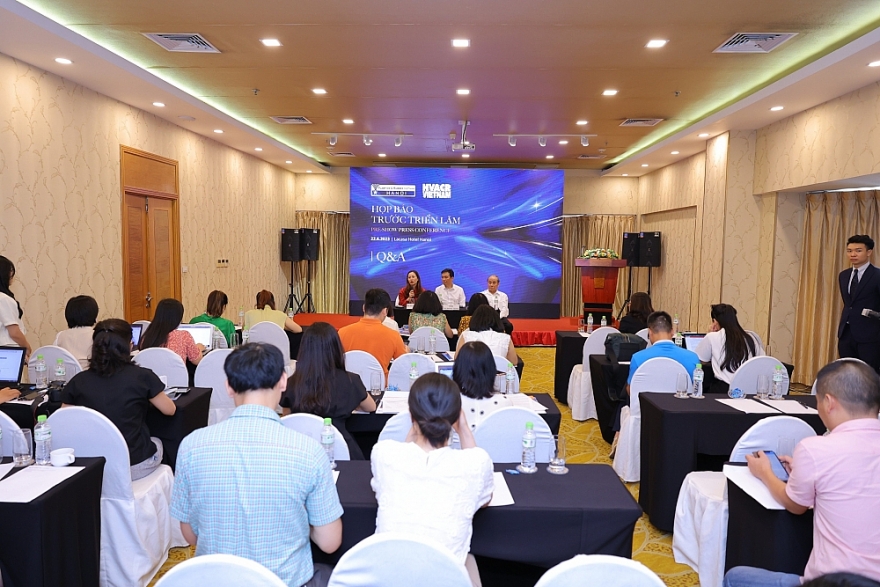 Chia sẻ, kết nối các giải pháp công nghệ mới cho lĩnh vực nhựa, toà nhà thông minh