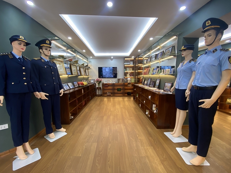 Phòng Trưng bày truyền thống “Dấu ấn Quản lý thị trường” - Nơi ghi dấu những chặng đường phát triển của lực lượng