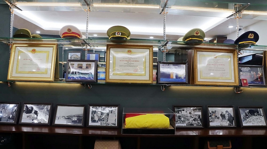 Phòng Trưng bày truyền thống “Dấu ấn Quản lý thị trường” - Nơi ghi dấu những chặng đường phát triển của lực lượng