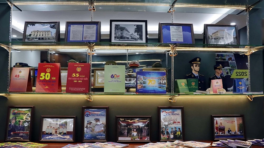 Phòng Trưng bày truyền thống “Dấu ấn Quản lý thị trường” - Nơi ghi dấu những chặng đường phát triển của lực lượng
