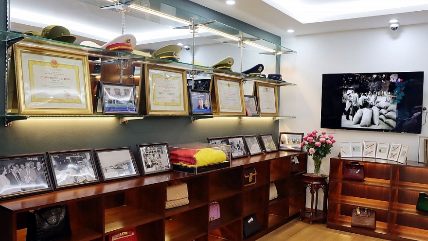 Phòng Trưng bày truyền thống “Dấu ấn Quản lý thị trường” - Nơi ghi dấu những chặng đường phát triển của lực lượng