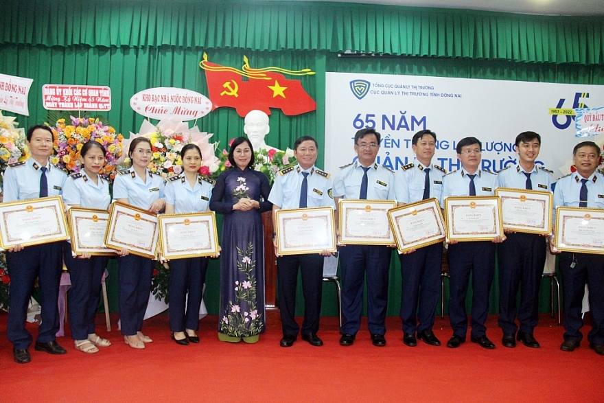 Quản lý thị trường Đồng Nai hưởng ứng 65 năm truyền thống lực lượng