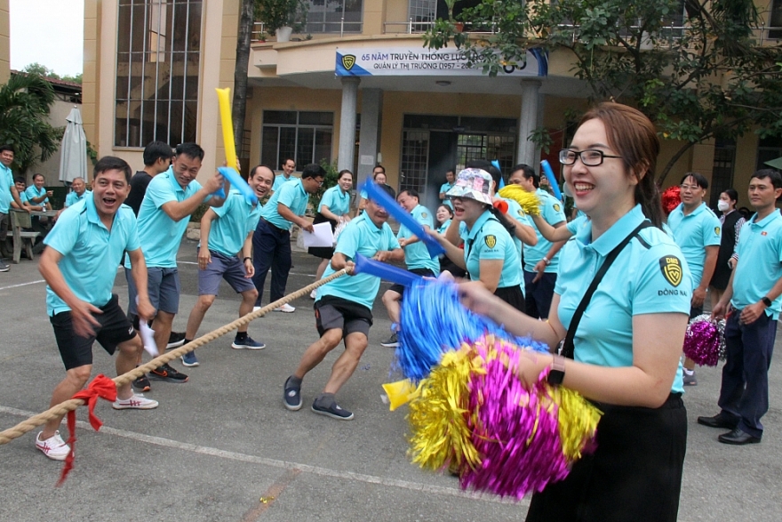 Quản lý thị trường Đồng Nai hưởng ứng 65 năm truyền thống lực lượng