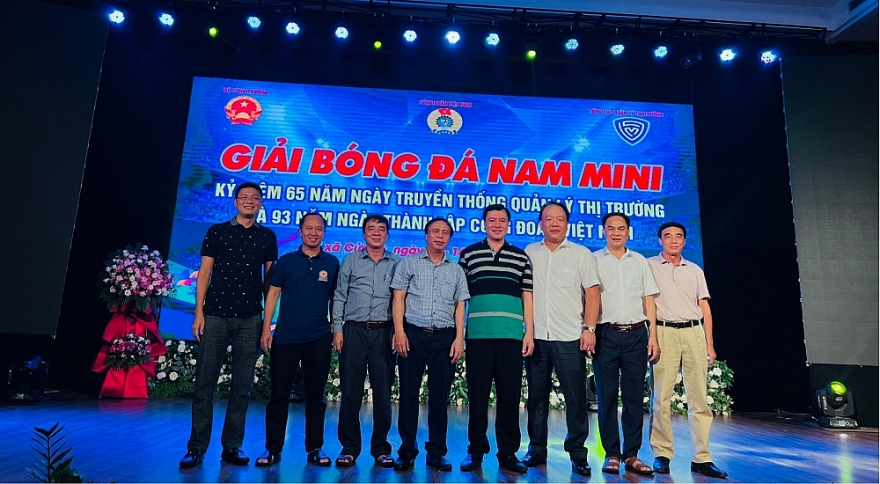 QLTT Nghệ An tổ chức giải bóng đá Nam chào mừng 65 năm ngày truyền thống lực lượng