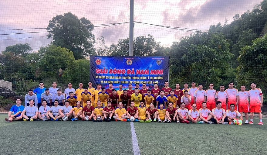 QLTT Nghệ An tổ chức giải bóng đá Nam chào mừng 65 năm ngày truyền thống lực lượng