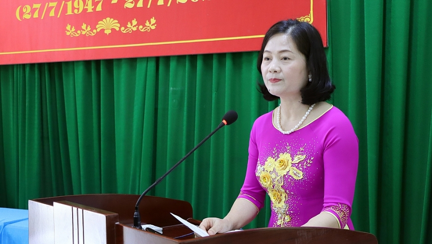 Khi ba màu áo xanh hòa cùng miền ký ức