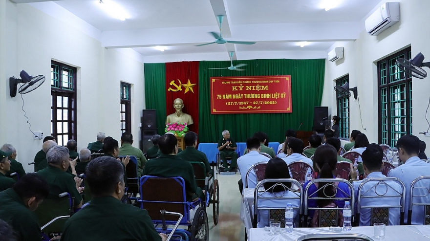 Khi ba màu áo xanh hòa cùng miền ký ức