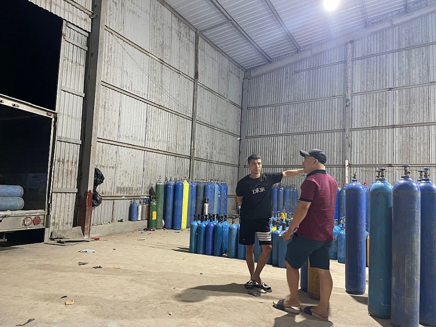 Kiểm tra, phát hiện trên 1,3 tấn khí N2O không rõ nguồn gốc tại Bắc Ninh