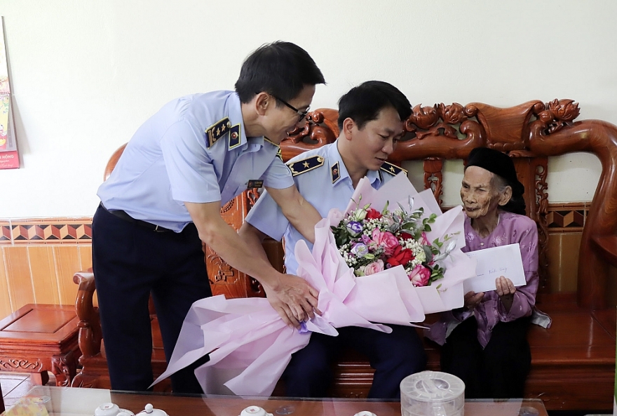 Kỷ niệm 76 năm ngày Thương binh-Liệt sĩ: Tri ân để người nằm xuống sống mãi với non sông