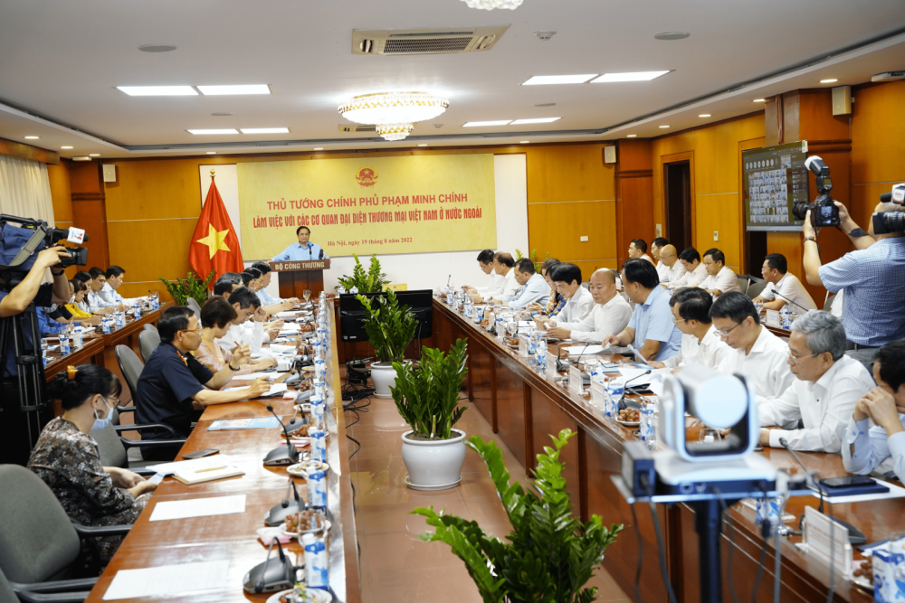 Thủ tướng: Các Thương vụ cần phát huy vai trò vị trí tiền tuyến, mở rộng thị trường và đa dạng hóa chuỗi cung ứng