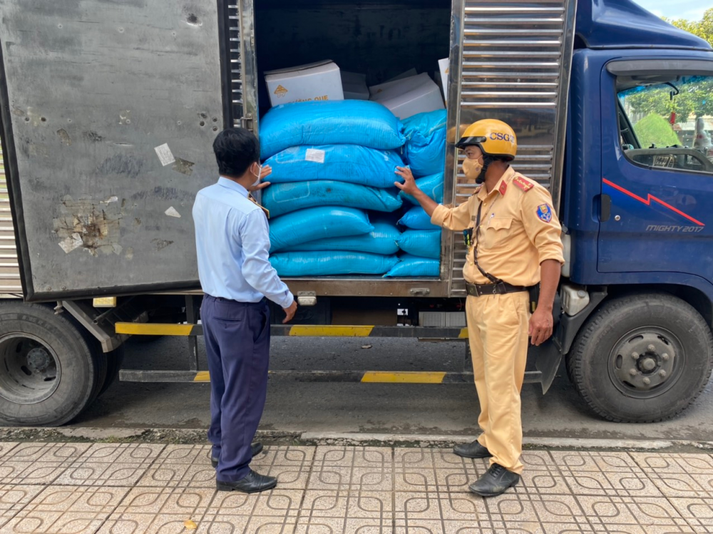 Buôn lậu đường cát chưa bao giờ hết 