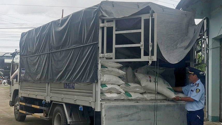 Buôn lậu đường cát chưa bao giờ hết 