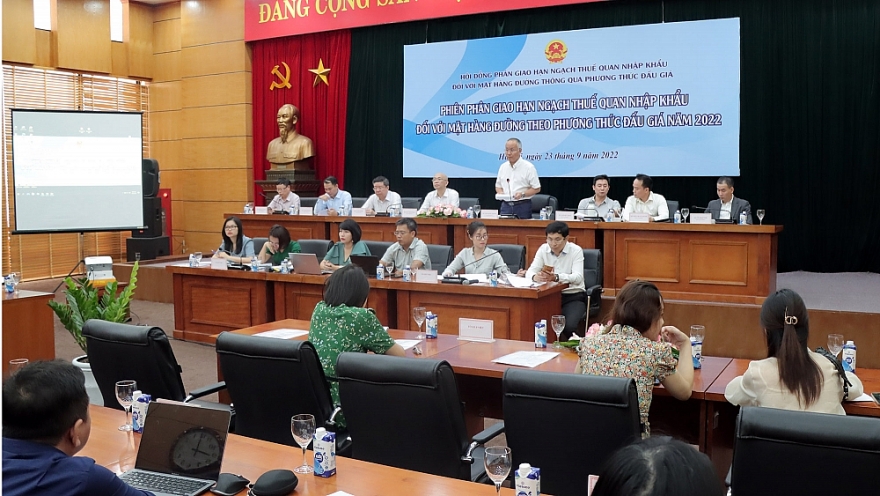 7 doanh nghiệp được phân giao hạn ngạch thuế quan nhập khẩu 109.000 tấn đường theo phương thức đấu giá năm 2022