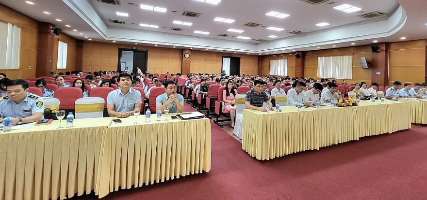 Hàng giả được giao bán tràn lan, công khai trên các nền tảng thương mại điện tử