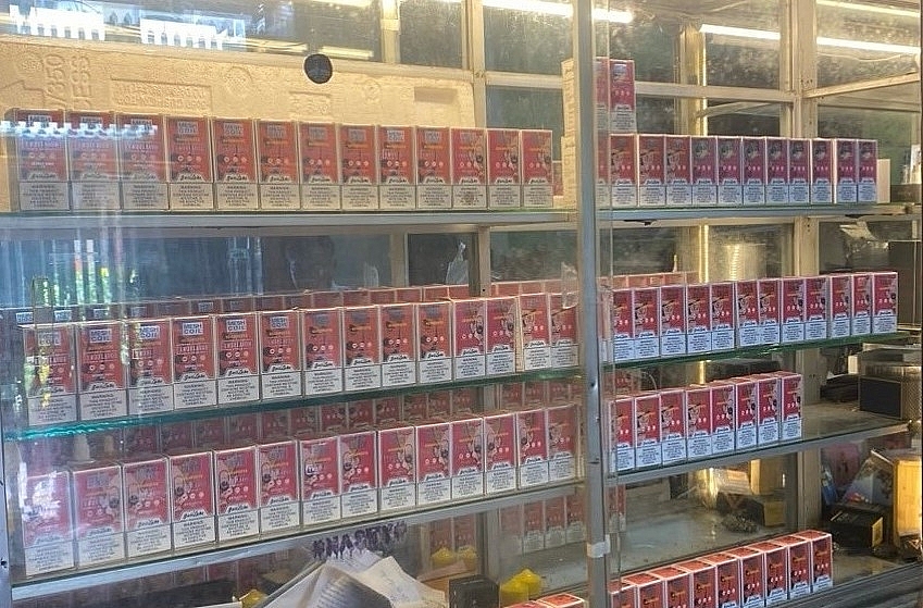 Thu giữ hàng trăm sản phẩm thuốc lá, tinh dầu thuốc lá điện tử