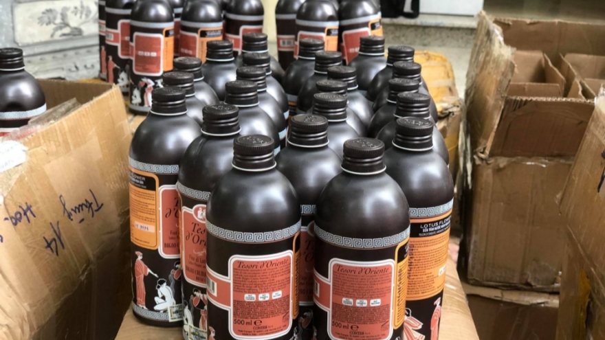 Ngăn chặn kịp thời lô sữa tắm giả mạo nhãn hiệu chuẩn bị "tung ra" thị trường