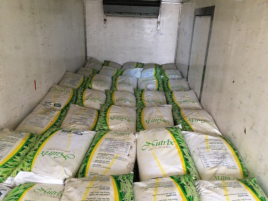 Tiếp tục phát hiện 15 tấn phân bón vi phạm nhãn, không có Quyết định lưu hành