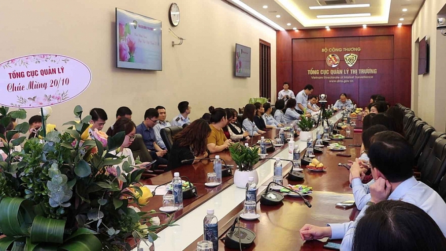 Cán bộ nữ Quản lý thị trường - Hậu phương vững chắc để xây dựng lực lượng lớn mạnh Cán bộ nữ Quản lý thị trường - Hậu phương vững chắc để xây dựng lực lượng lớn mạnh