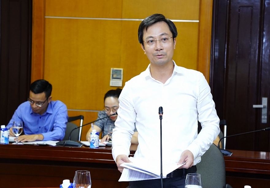 Bộ trưởng Nguyễn Hồng Diên chủ trì cuộc họp với các đầu mối kinh doanh xăng dầu