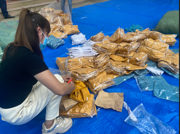 Giám sát tiêu hủy hơn 1.500 sản phẩm áo giả mạo nhãn hiệu YODY