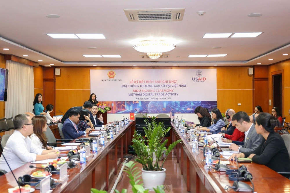 Phát triển hoạt động thương mại số tại Việt Nam Phát triển hoạt động thương mại số tại Việt Nam